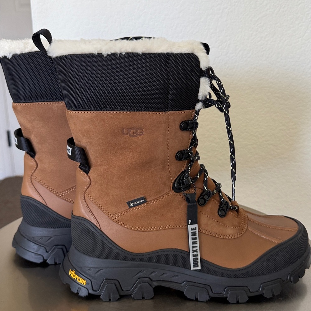 UGG ADIRONDACK MERIDIAN Winter Boots